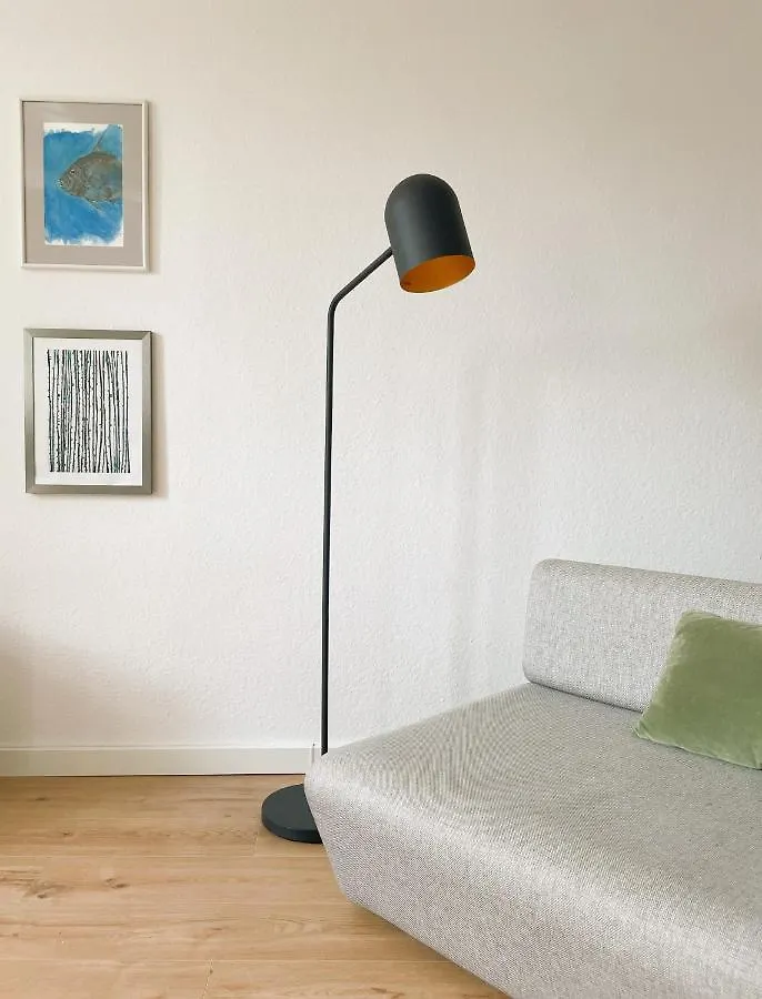 Ruhige 3 Zimmer Wohnung Gut Angebunden Düsseldorf 0*,  Németország